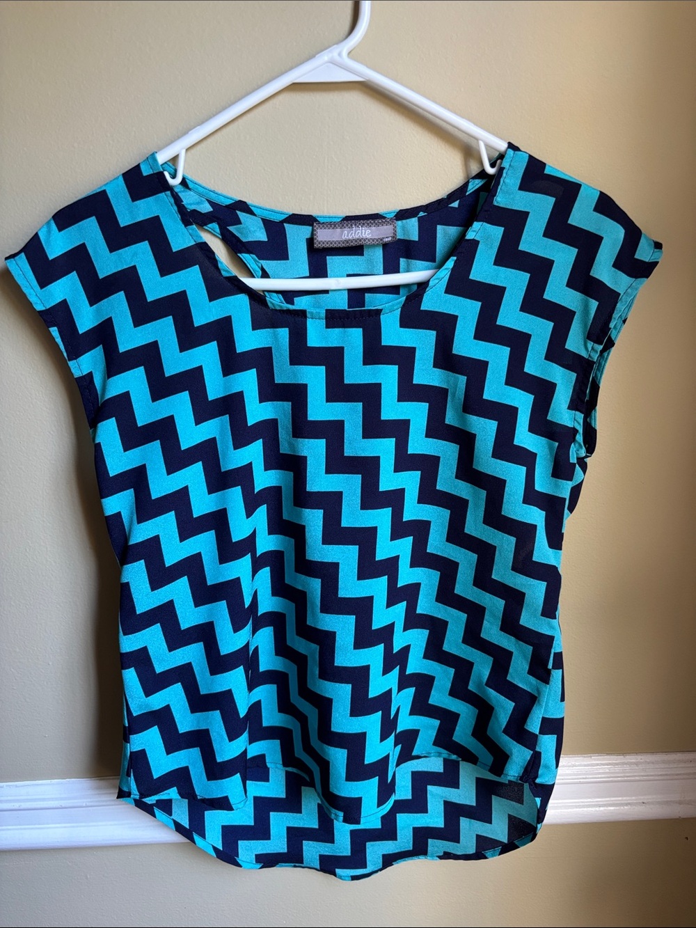 Women’s Chevron Cap Sleeve Tank Top in Teal & Navy